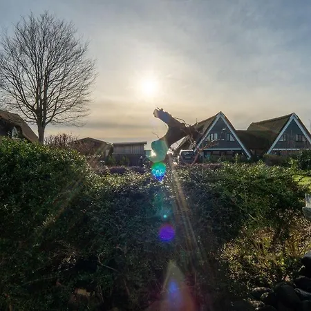 Am-hohen-ufer-reetdach-haus-happy-haus Feriehus *