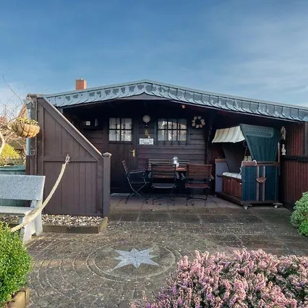Am-hohen-ufer-reetdach-haus-happy-haus Ferienhaus